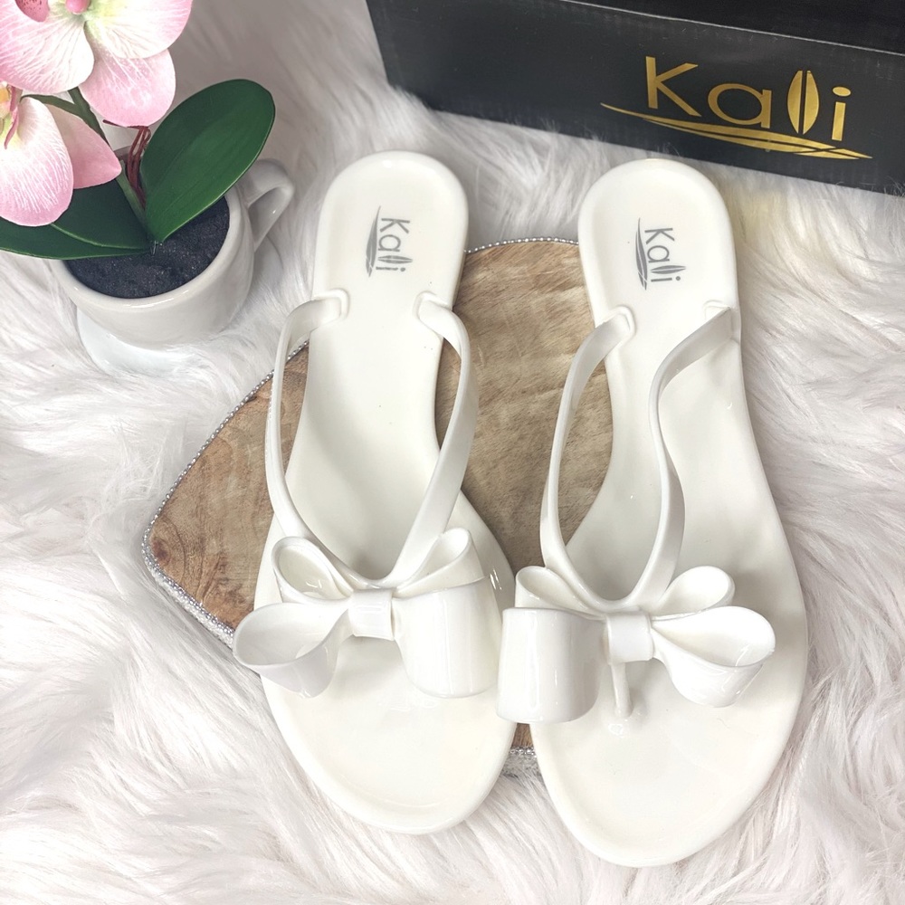 Jelly Sandals! NWT white with bow
